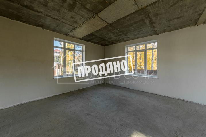 Современный коттедж с бассейном №17