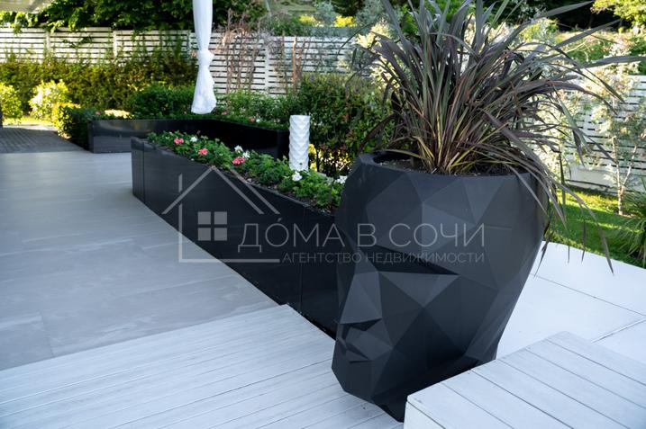 Дизайнерский особняк в горах Хосты №17