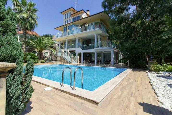 Вилла в испанском стиле №1