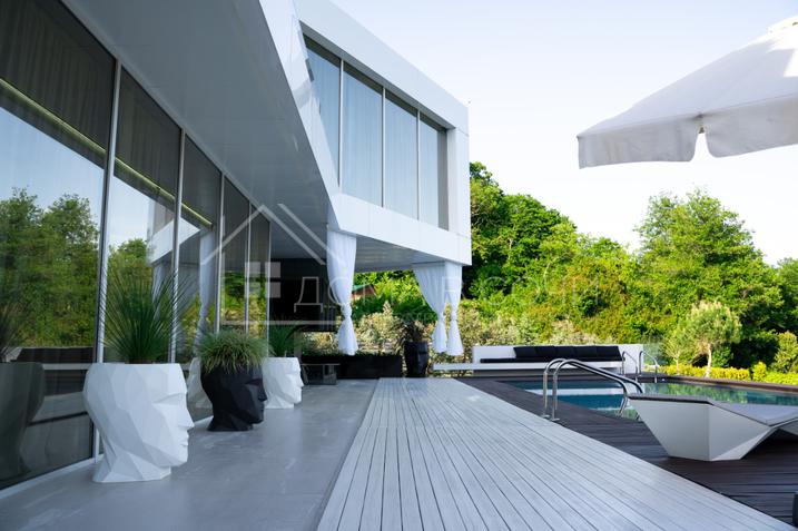 Дизайнерский особняк в горах Хосты №26