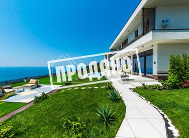 Белоснежный коттедж с видом на море №4