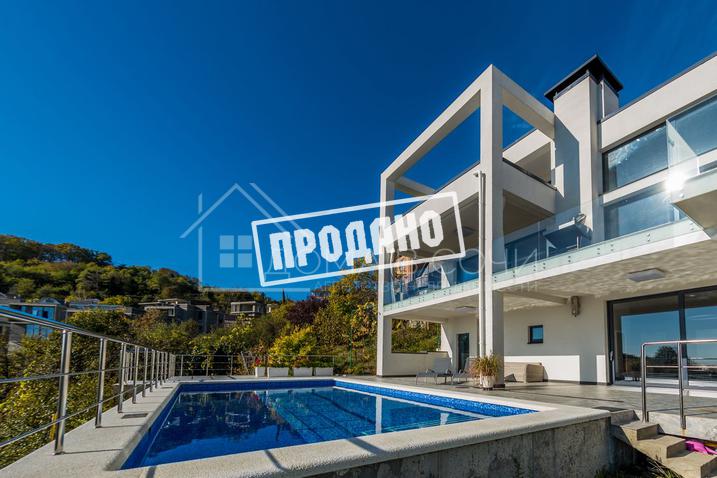 Современная вилла с бассейном №33