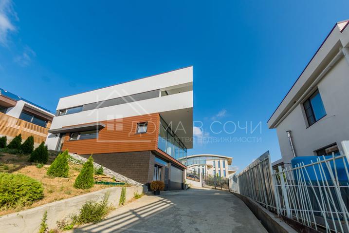 Современный особняк с бассейном №7