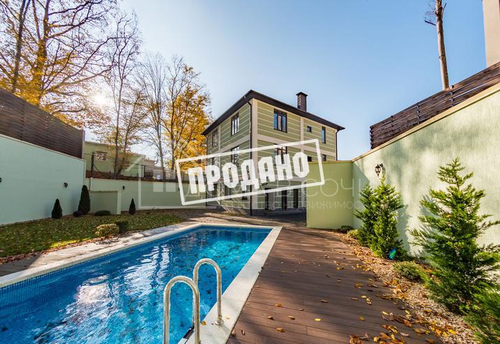 Современный коттедж с бассейном №12