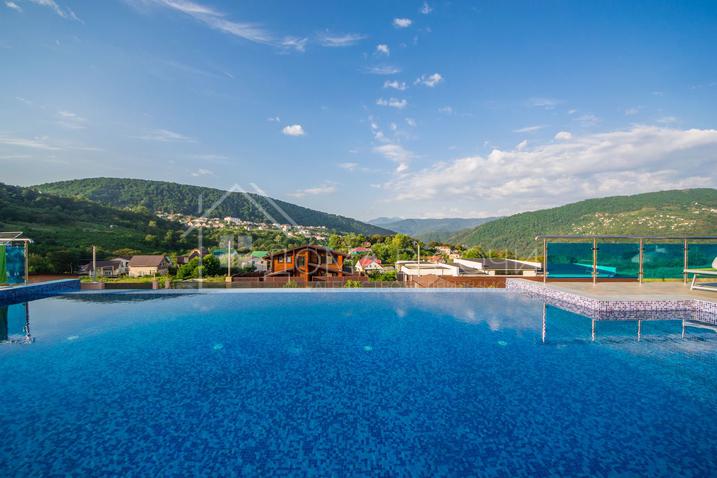 Коттедж с переливным бассейном в Сочи №8