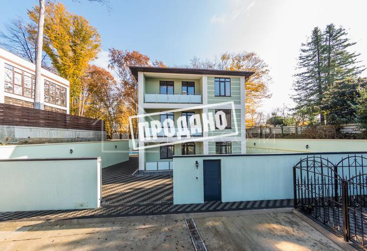 Современный коттедж с бассейном №7