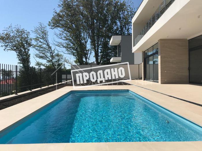 Дом с стиле хай-тек с панорамным видом на море №4