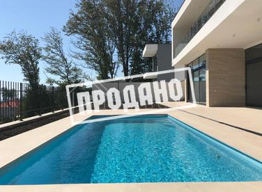 Дом с стиле хай-тек с панорамным видом на море №4