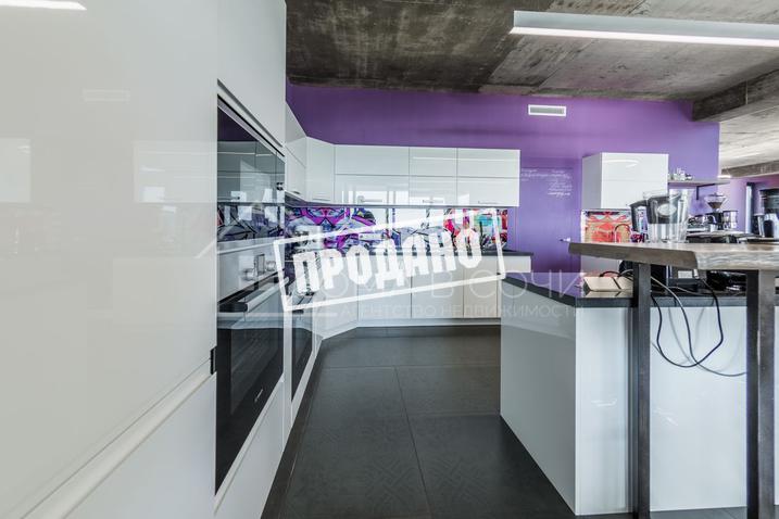 Современная вилла с бассейном №19