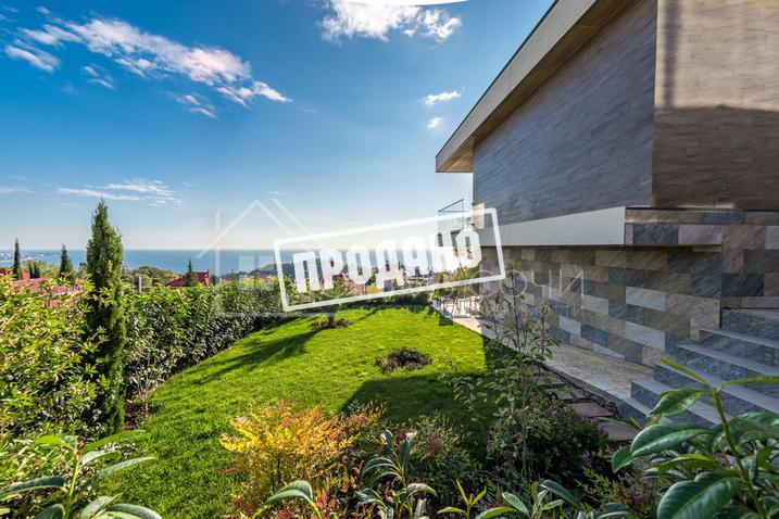 Панорамный коттедж в современном стиле №17