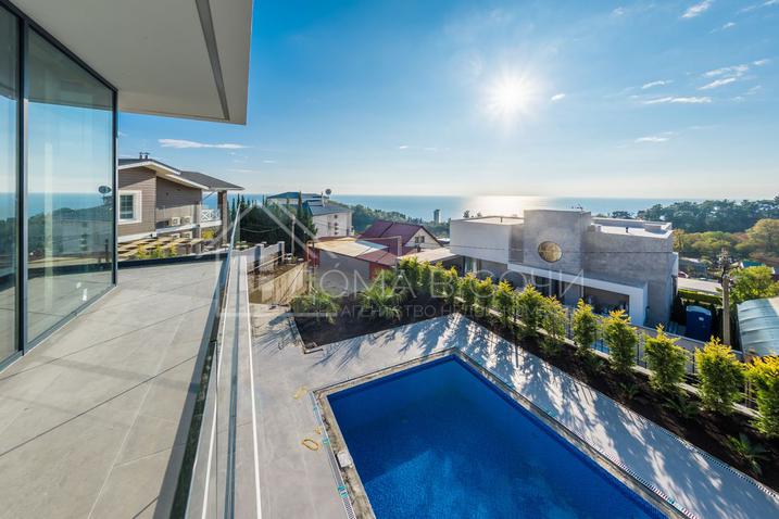 Архитектурный дом с видом на море №10