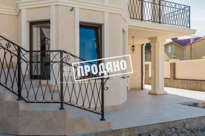 Коттедж у санатория Орджоникидзе №4