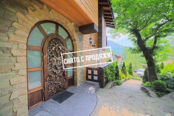 Особняк с большим участком на ул. Дворцовой №13