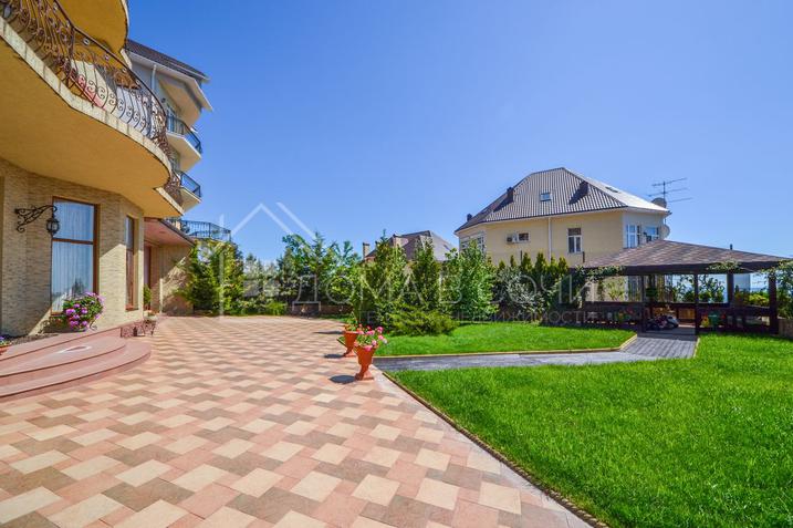 Элитное домовладение с классическим ремонтом и видом на море №8