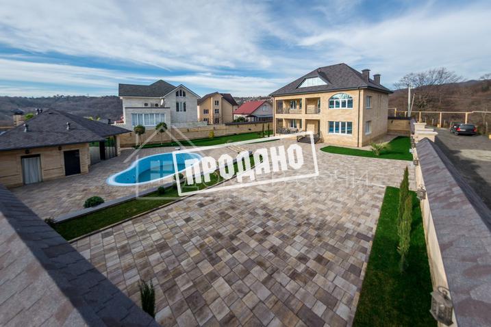 Домовладение с бассейном №36