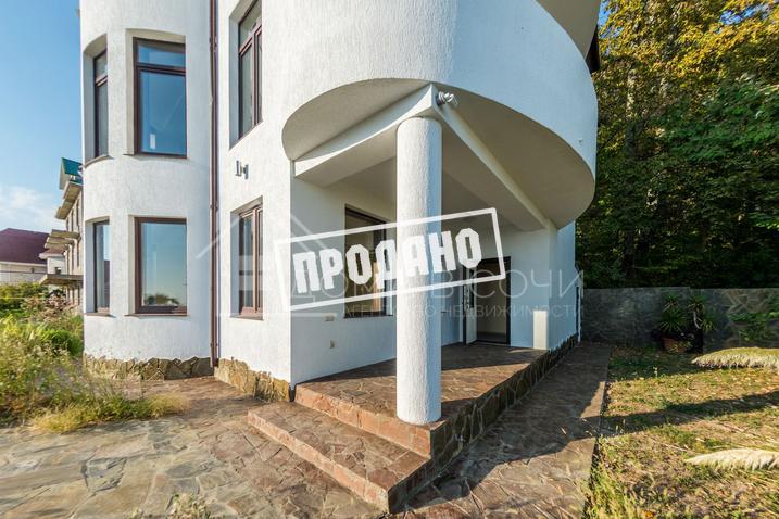 Белоснежный коттедж с видом на море №2