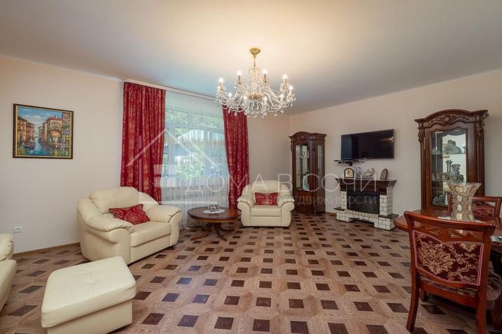 Домовладение из кирпича на ул. Измайловской №8