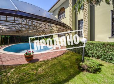 Дом в классическом стиле у санатория Золотой колосс №4