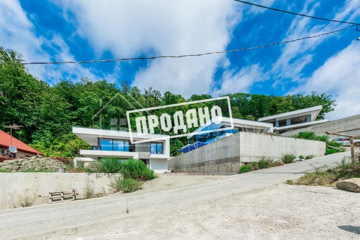 Современный особняк у моря №9