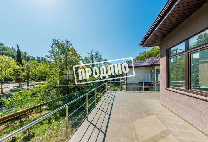 Современный коттедж у реки №10