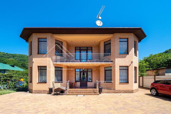 Домовладение из кирпича на ул. Измайловской №1