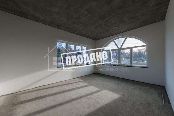 Домовладение с бассейном №32