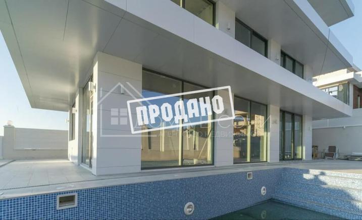 Новый дом в стиле хай-тек №1