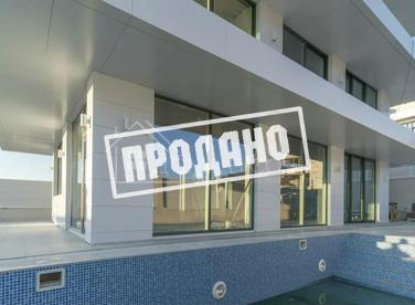 Новый дом в стиле хай-тек №1