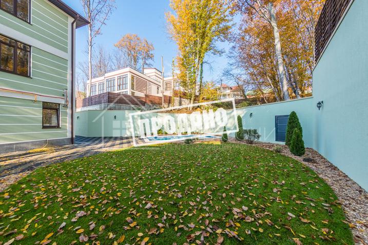 Современный коттедж с бассейном №14