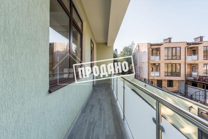 Современный коттедж с бассейном №5