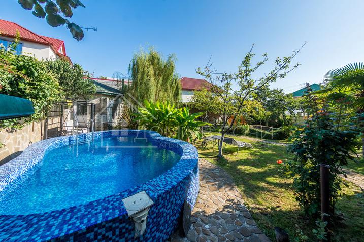 Красивый дом с парковой территорией №7