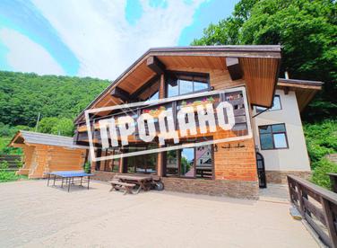 Коттедж с бассейном на Красной Поляне №1