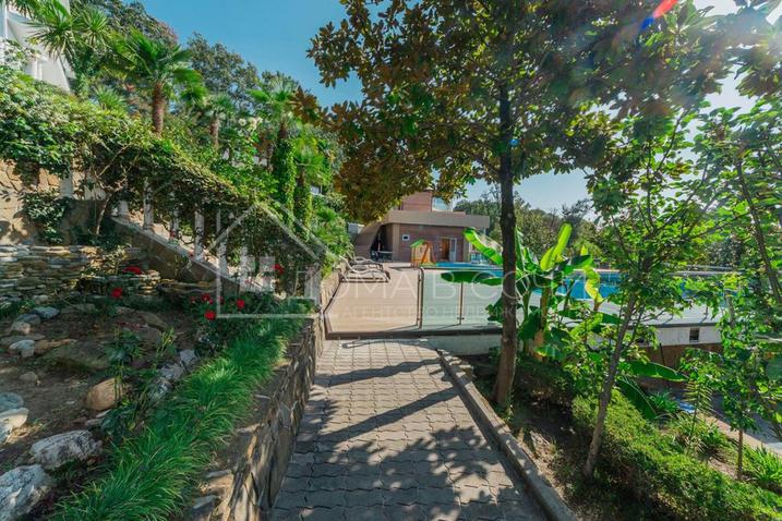 Вилла на 25 сотках с 12 метровым бассейном №12