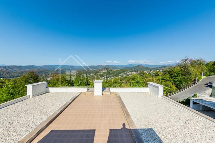 Резиденция в коттеджном поселке класса люкс №16