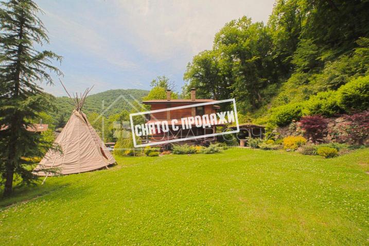 Особняк с большим участком на ул. Дворцовой №5