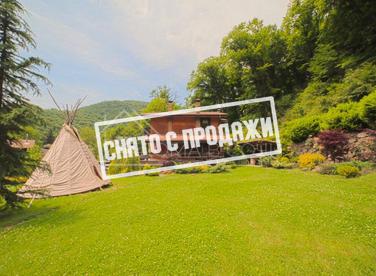 Особняк с большим участком на ул. Дворцовой №5