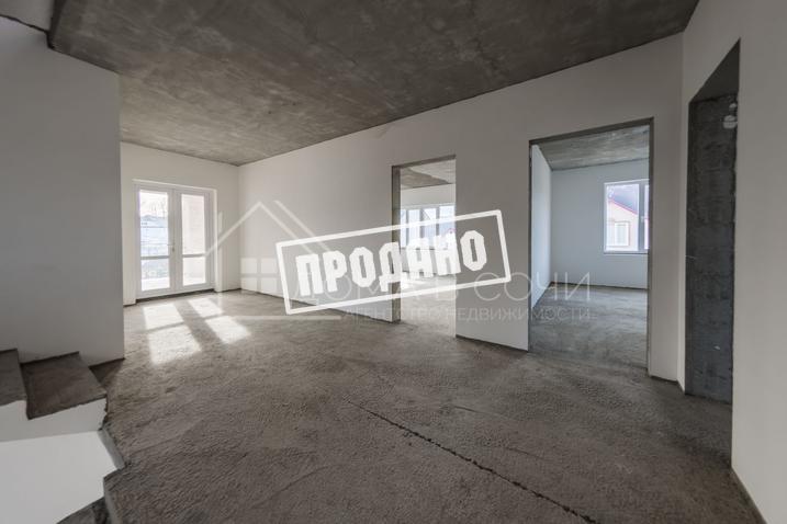 Домовладение с бассейном №27