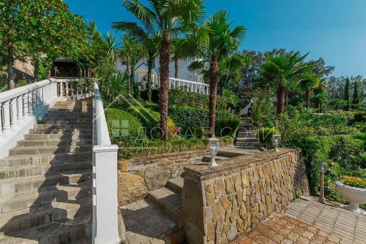 Вилла на 25 сотках с 12 метровым бассейном №9