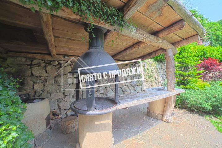 Особняк с большим участком на ул. Дворцовой №8